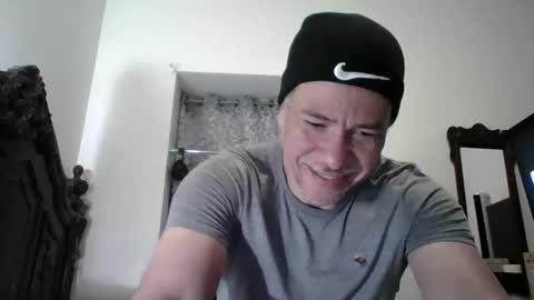 luis online show from January 11, 2:56 pm