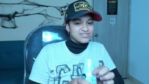 Snapshot of dominick_joness chatting on October 21, 5:12 am Dominick online show from October 21, 5:12 am