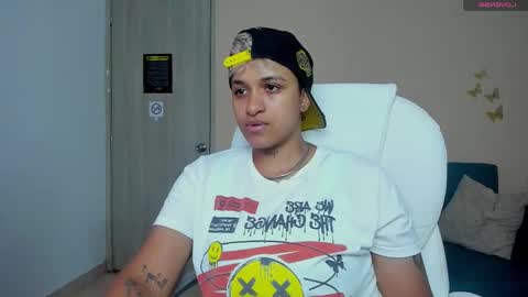 Snapshot of dominick_joness chatting on September 22, 10:47 pm Dominick online show from September 22, 10:47 pm