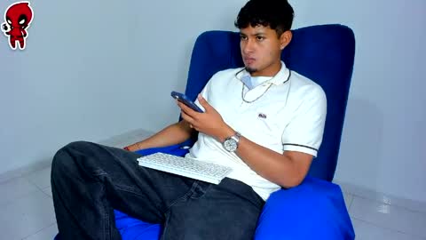  Dominic  online show from April 16, 2:33 am