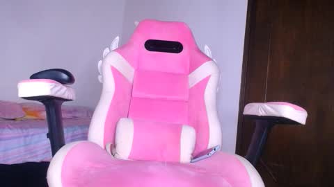   online show from February 12, 10:46 pm