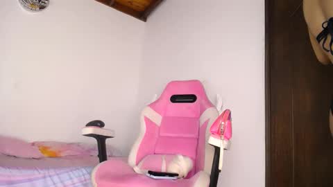   online show from January 31, 10:51 pm