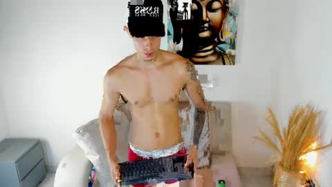 dominyck_ online show from April 2, 11:22 pm