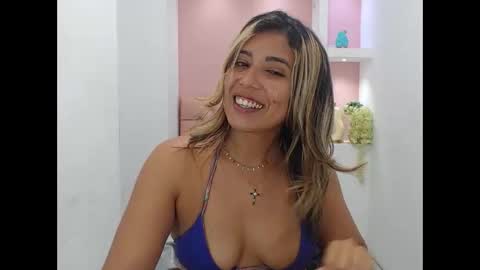 dona_tella online show from September 11, 6:31 pm