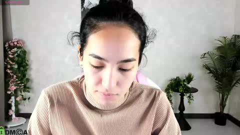 Aura online show from October 15, 3:10 am