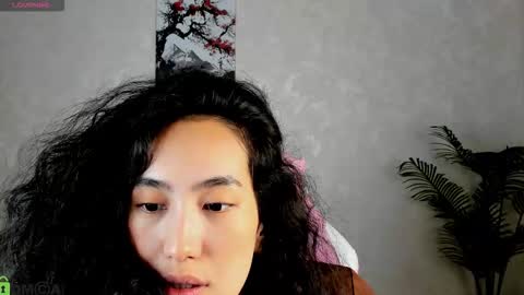 Aura online show from November 19, 3:06 am