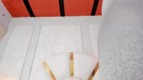 Paula DiazGMT-5 0730 - 1400 online show from September 21, 11:58 am