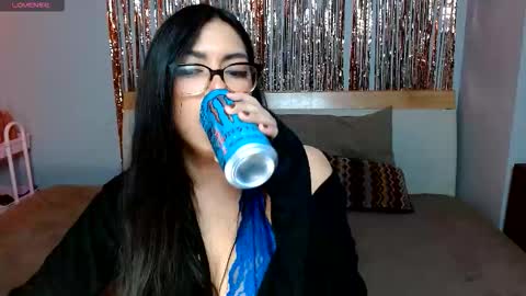 DontBeMina online show from February 19, 8:24 am