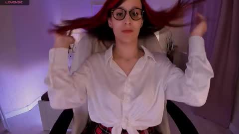 Snapshot of dora_marcelli chatting on October 1, 6:56 am Your Dora Follow me 3 online show from October 1, 6:56 am