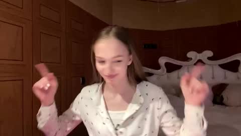 Anika online show from March 9, 1:27 pm