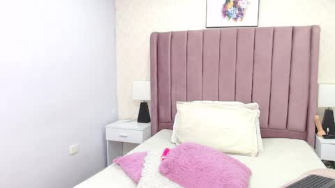 Anny online show from April 12, 3:27 pm