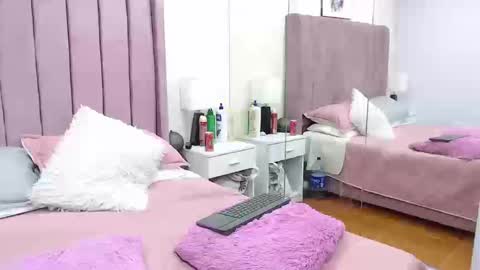 Anny online show from September 9, 2:06 pm