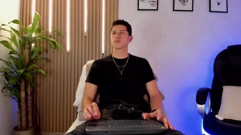 dorian_mystery online show from December 15, 10:28 pm