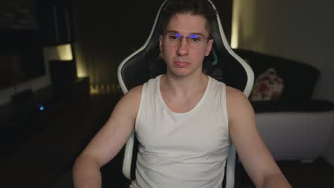 Dorian Reyes online show from April 21, 12:47 am