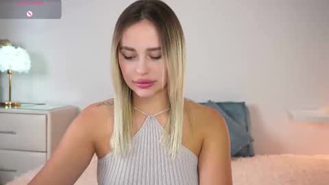 Snapshot of dorretangel chatting on October 3, 11:29 am Amy online show from October 3, 11:29 am