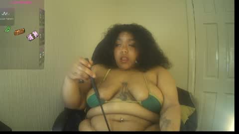DeeDee online show from April 30, 8:03 pm