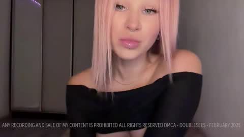 MOLLYYYY dont forget to give me a thumb up online show from March 3, 12:50 pm