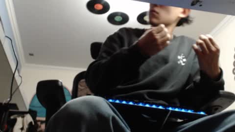 Snapshot of douglas_drake chatting on February 7, 3:13 am douglas_drake online show from February 7, 3:13 am