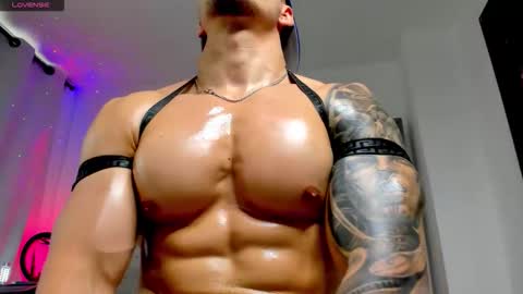 Douglas Safado online show from April 15, 7:58 pm