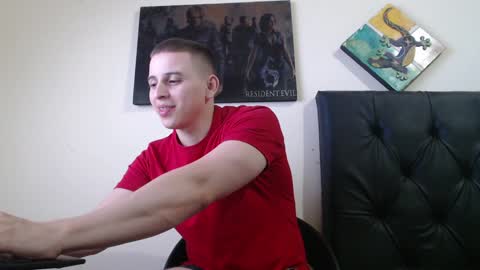Snapshot of draco_boy2000 chatting on January 31, 12:17 am draco_boy2000 online show from January 31, 12:17 am