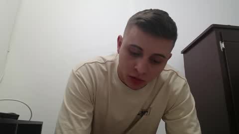 Snapshot of draco_boy2000 chatting on October 11, 9:18 pm draco_boy2000 online show from October 11, 9:18 pm