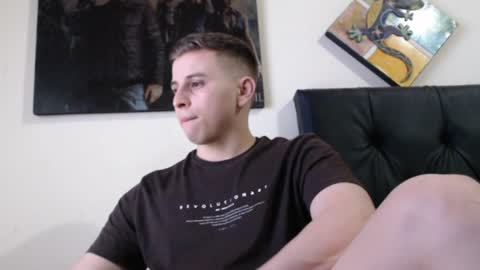 Snapshot of draco_boy2000 chatting on December 13, 7:10 pm draco_boy2000 online show from December 13, 7:10 pm