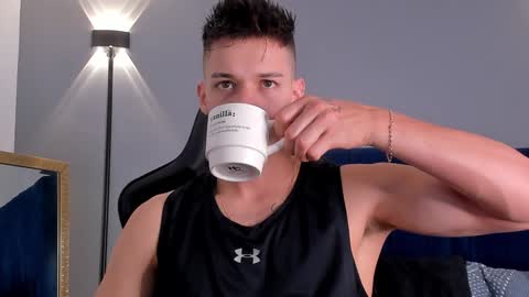 Snapshot of drake_carter1 chatting on February 3, 11:05 pm drake_carter1 online show from February 3, 11:05 pm