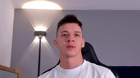 Snapshot of drake_carter1 chatting on February 18, 3:21 am drake_carter1 online show from February 18, 3:21 am