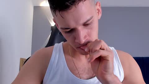 Snapshot of drake_carter1 chatting on February 26, 12:20 am drake_carter1 online show from February 26, 12:20 am