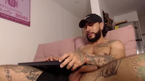 Snapshot of drake_jackson11 chatting on January 24, 9:58 pm drake jackson11 online show from January 24, 9:58 pm