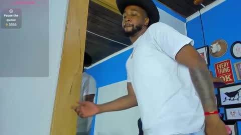 Snapshot of drake_nassir4 chatting on September 16, 1:29 am ---Drake--- online show from September 16, 1:29 am