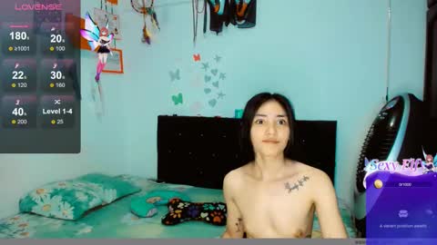 Snapshot of dream__girls69944 chatting on December 28, 11:19 am sharon online show from December 28, 11:19 am