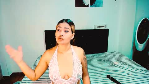 Snapshot of dream__girls69944 chatting on September 19, 11:25 am sharon online show from September 19, 11:25 am
