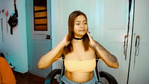 Snapshot of dream__girls69944 chatting on February 24, 12:59 pm sharon online show from February 24, 12:59 pm