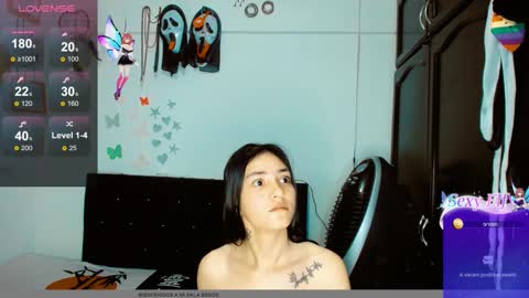 Snapshot of dream__girls69944 chatting on December 16, 9:35 am sharon online show from December 16, 9:35 am