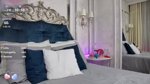 Snapshot of dream_blonde_ chatting on February 15, 12:15 am Maria online show from February 15, 12:15 am