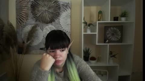 Snapshot of dream_caster_ chatting on October 5, 12:35 pm dream caster  online show from October 5, 12:35 pm