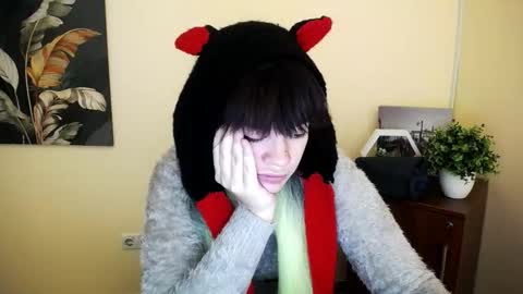 Snapshot of dream_caster_ chatting on October 14, 8:17 am dream caster  online show from October 14, 8:17 am