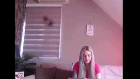 A girl online show from February 27, 8:29 am