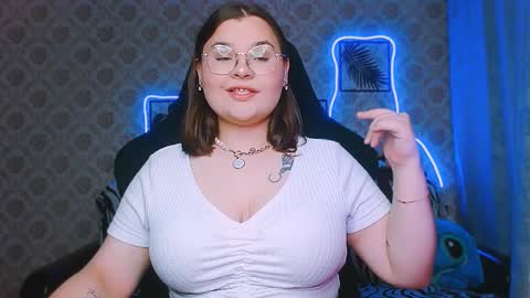 dreamforyoue2 online show from September 23, 7:20 pm