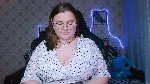 dreamforyoue2 online show from September 11, 7:59 pm