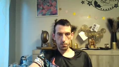 Snapshot of dreamguy38 chatting on December 4, 7:55 am dreamguy38 online show from December 4, 7:55 am