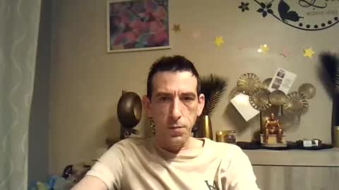 Snapshot of dreamguy38 chatting on December 8, 5:06 am dreamguy38 online show from December 8, 5:06 am