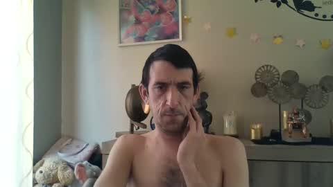 Snapshot of dreamguy38 chatting on February 27, 8:35 am dreamguy38 online show from February 27, 8:35 am