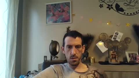 Snapshot of dreamguy38 chatting on December 6, 9:49 am dreamguy38 online show from December 6, 9:49 am