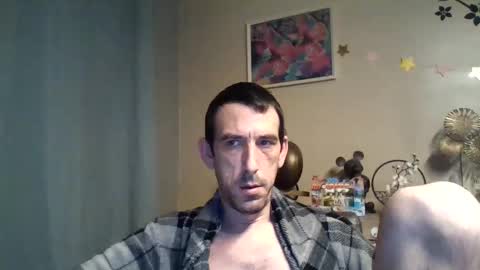 Snapshot of dreamguy38 chatting on October 19, 3:33 am dreamguy38 online show from October 19, 3:33 am