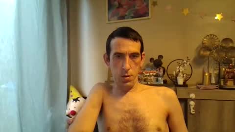 Snapshot of dreamguy38 chatting on October 20, 7:35 am dreamguy38 online show from October 20, 7:35 am