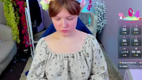 Snapshot of dreammyluna chatting on October 5, 9:44 pm Luna online show from October 5, 9:44 pm
