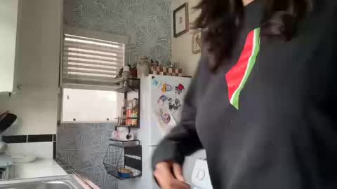 RIRI OR DREAMY online show from October 14, 8:23 pm