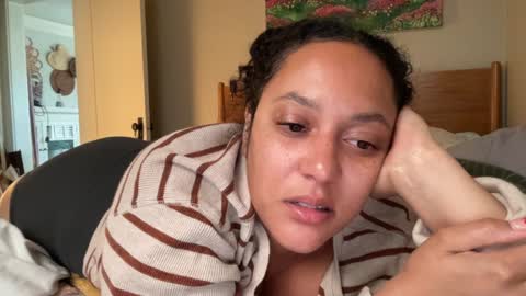 RIRI OR DREAMY online show from February 8, 10:40 pm